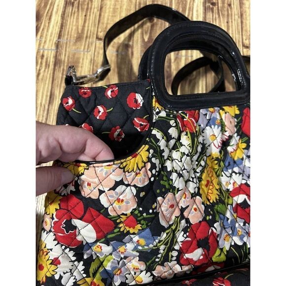 Vera Bradley Floral Shoulder Bag Poppy Fields Interior - Picture 2 of 7